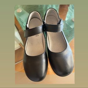 Black dress shoes for big girls